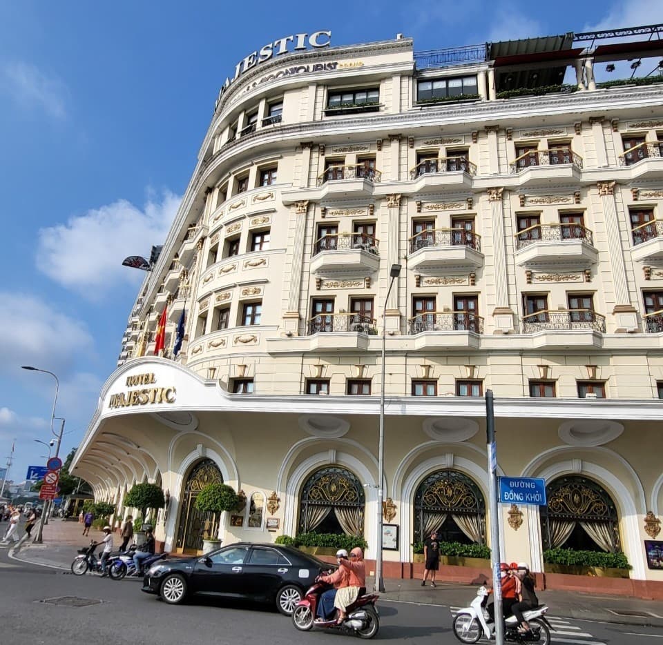 Khách sạn Majestic thumbnail 2